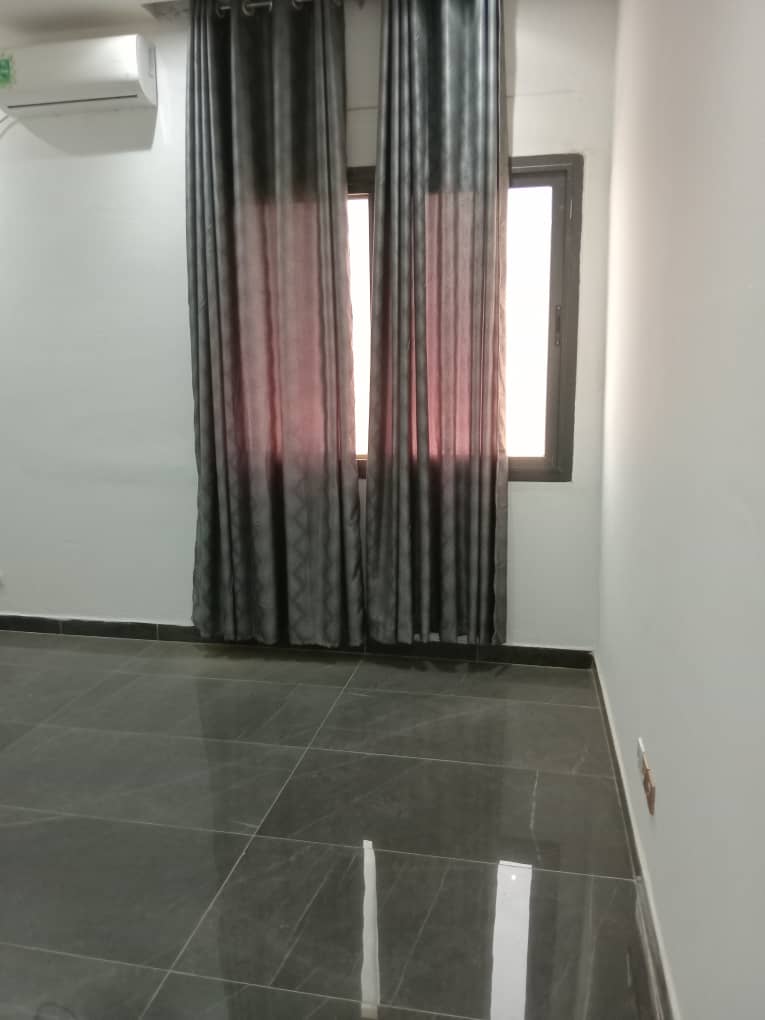 Appartements F4 de standing à louer et à vendre – Point E, Dakar