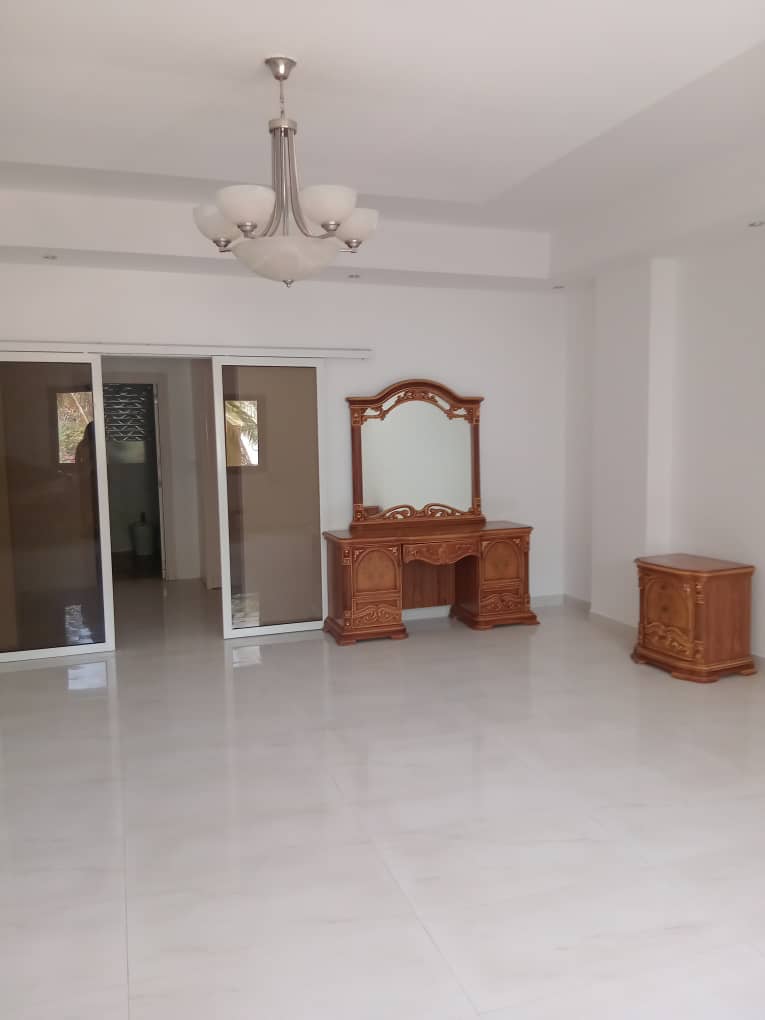 Appartements F4 de standing à louer et à vendre – Point E, Dakar