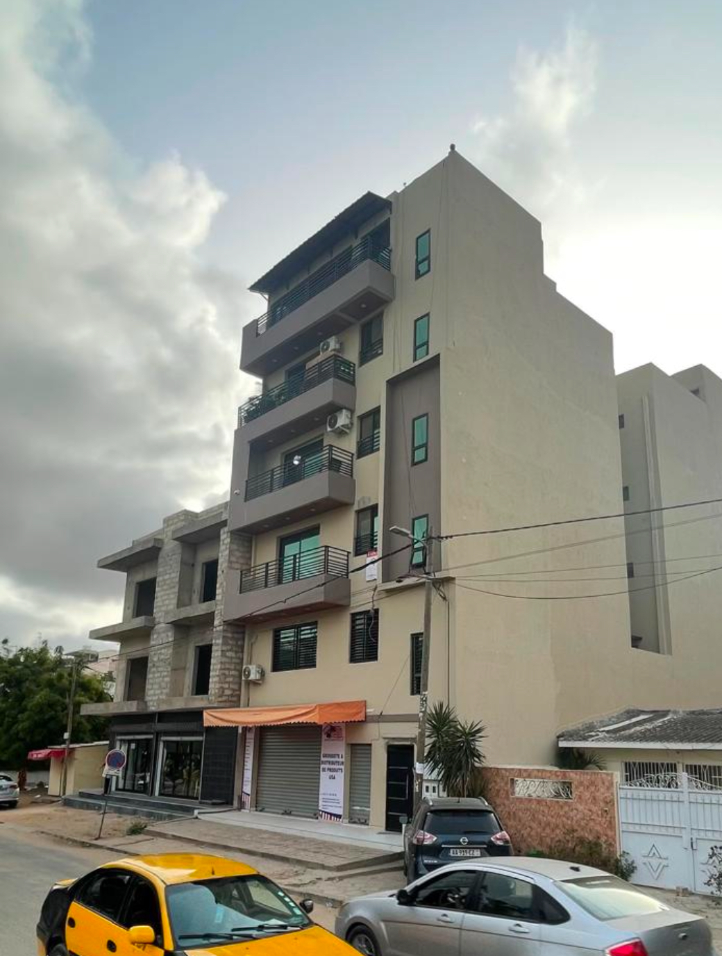 Appartement F4 à usage de bureaux à louer – Sicap Liberté 6, Dakar