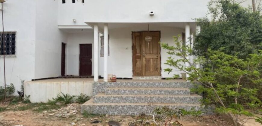 Ferme avicole 7932 m² équipée à vendre – Sébikotane, Dakar