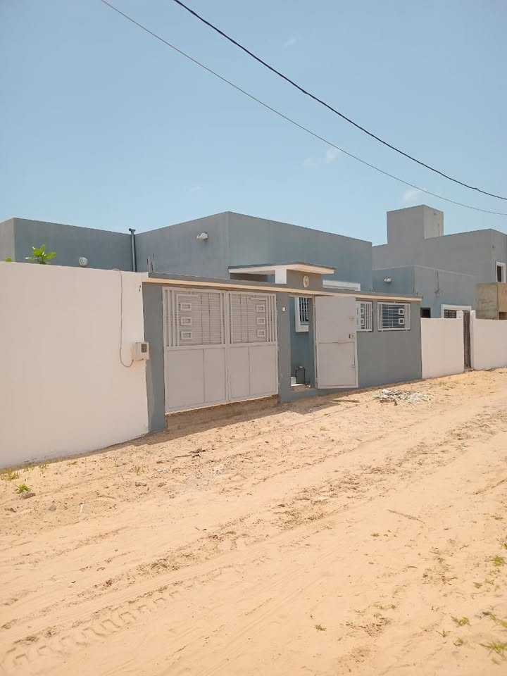 Magnifique Villa F4 à louer – Cité Akys, Bambilor, Sénégal