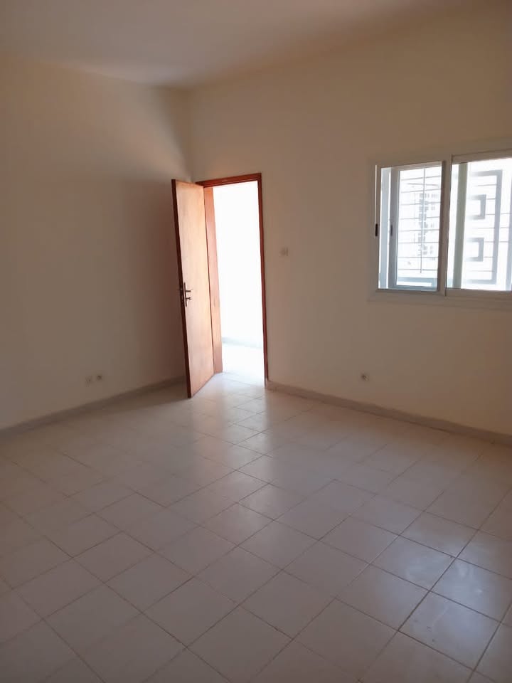Magnifique Villa F4 à louer – Cité Akys, Bambilor, Sénégal