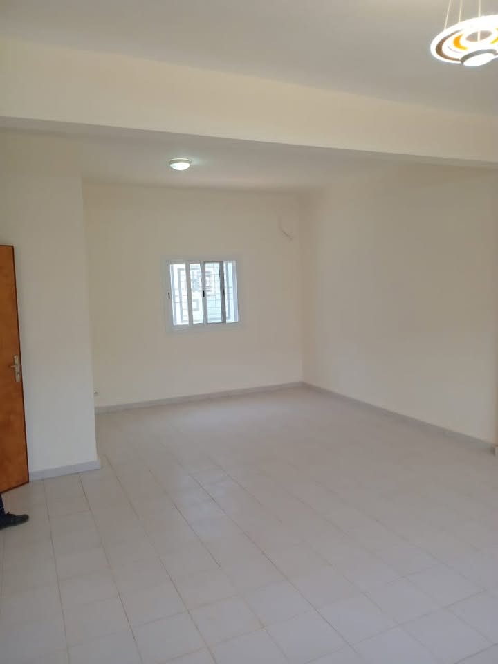 Magnifique Villa F4 à louer – Cité Akys, Bambilor, Sénégal