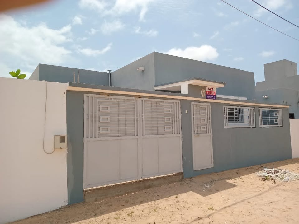Magnifique Villa F4 à louer – Cité Akys, Bambilor, Sénégal