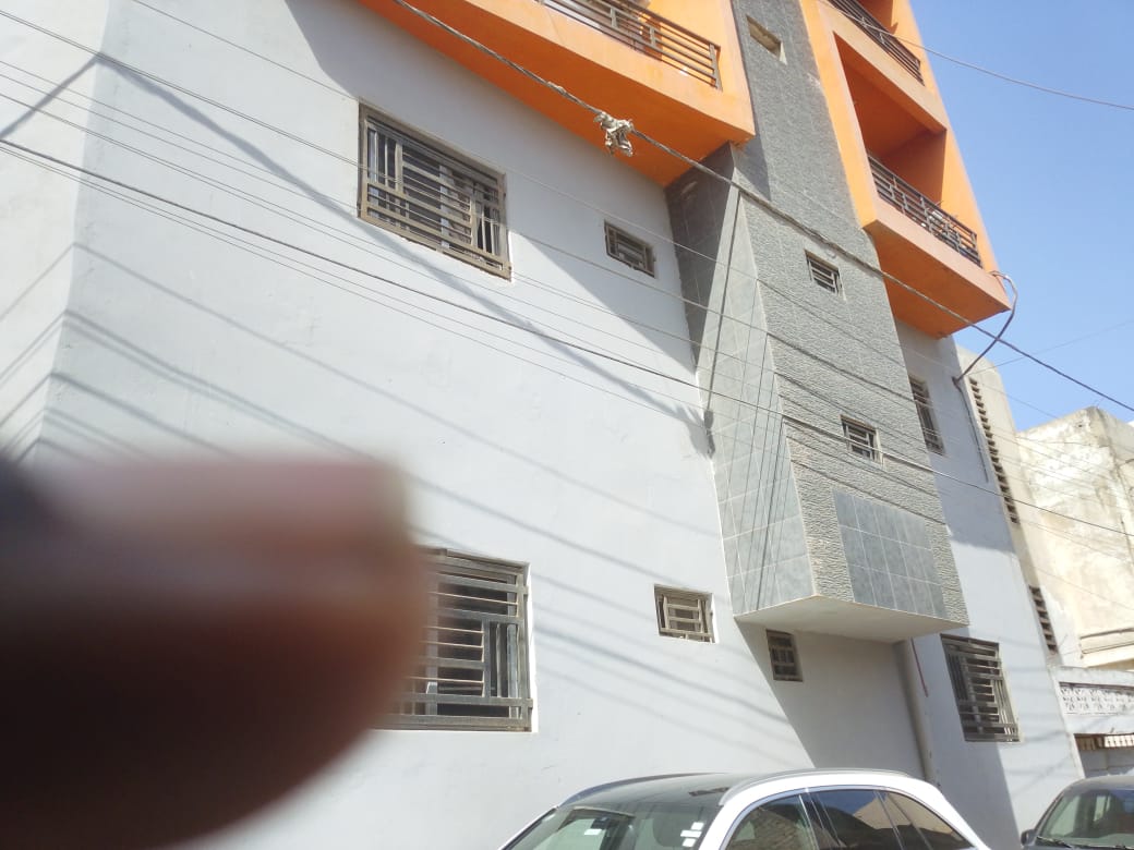 Immeuble 3 étages à vendre – Derklé, Dakar