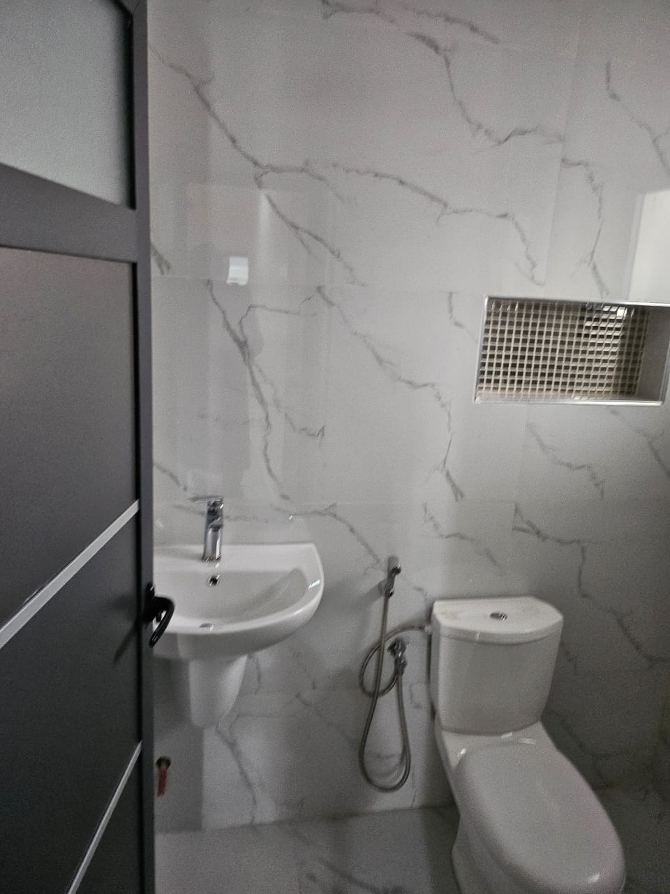 Appartement F4 à usage professionnel à louer – Cité Sonatel, Yoff