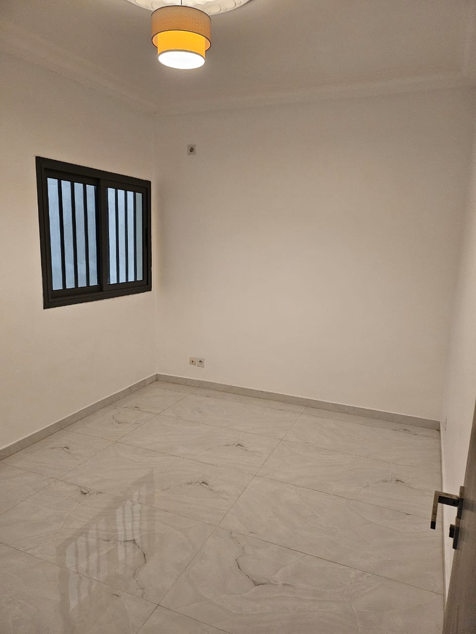 Appartement F4 à usage professionnel à louer – Cité Sonatel, Yoff