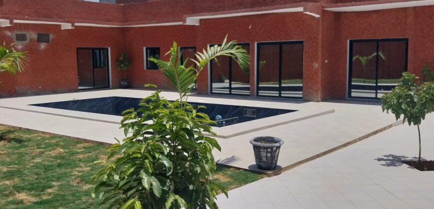 Villa 4 chambres avec piscine à vendre – Gandigal, Mbour