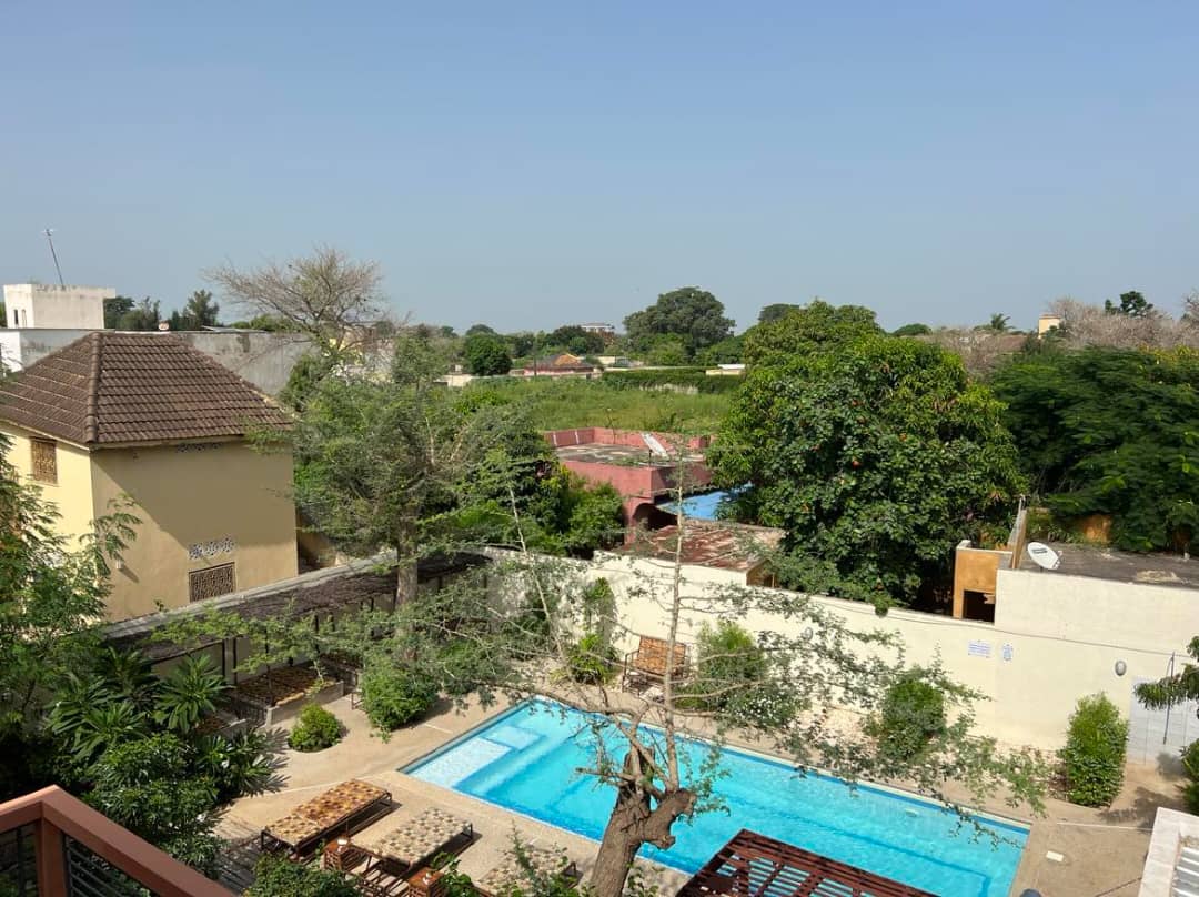 Hôtel 14 chambres avec piscine à vendre – Warang, Mbour