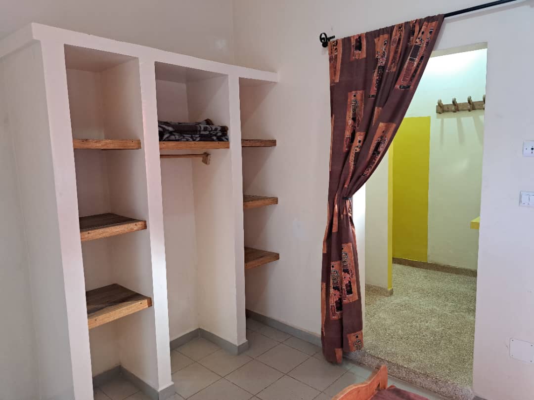 Hôtel 14 chambres avec piscine à vendre – Warang, Mbour